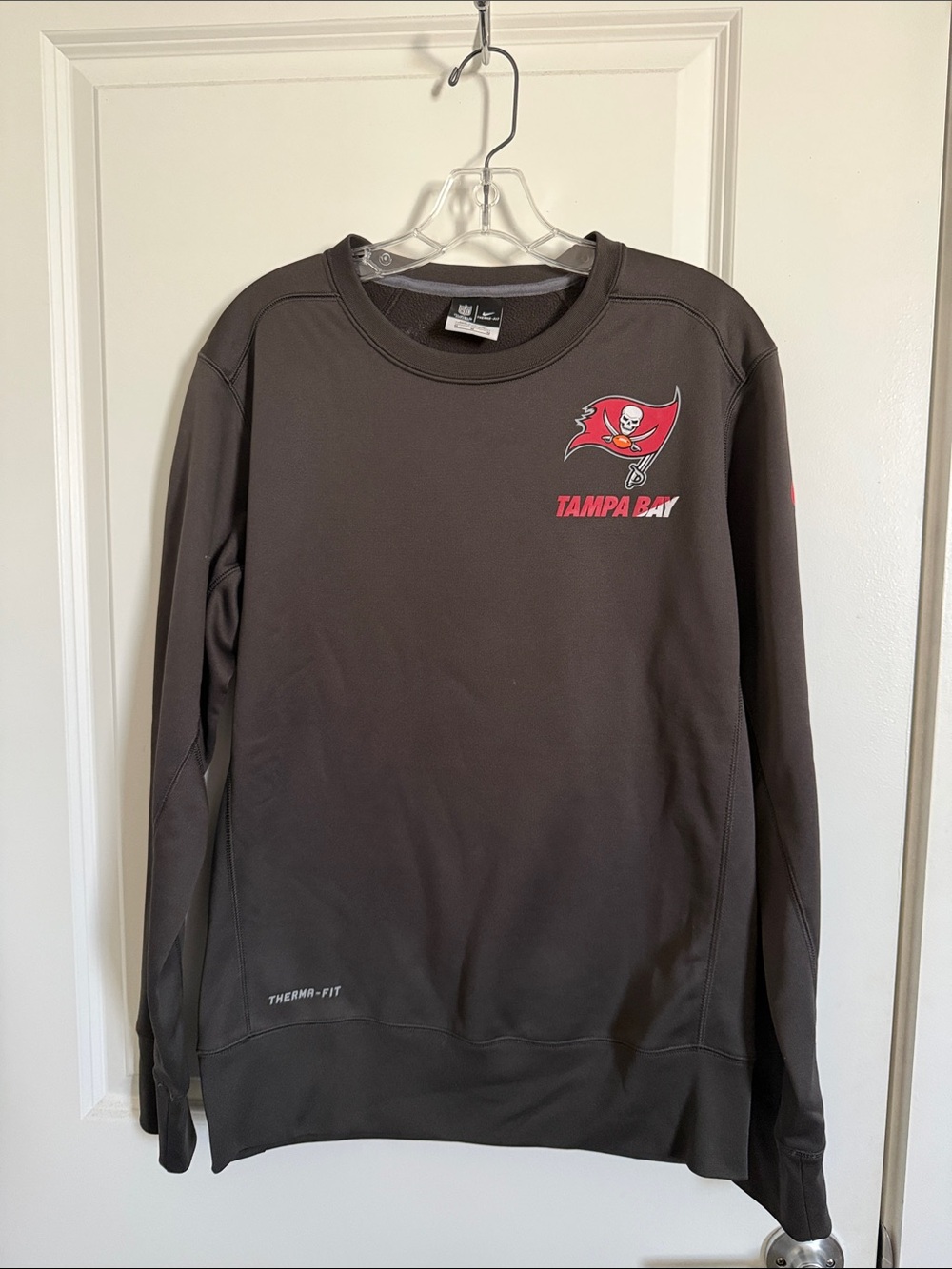 Nike Therma-Fit Tampa Bay Buccaneers Crewneck Sweatshirt